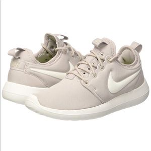Women’s Light Gray Nike’s